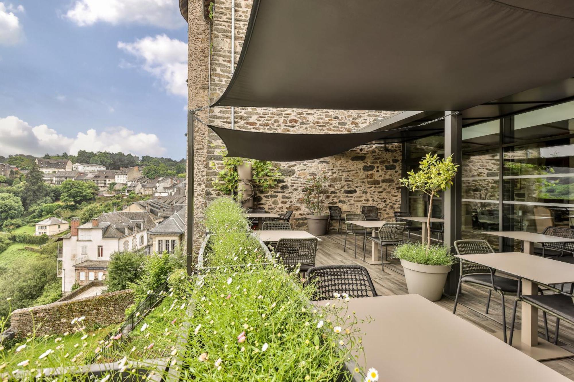 Joyet De Maubec Hotel 4*